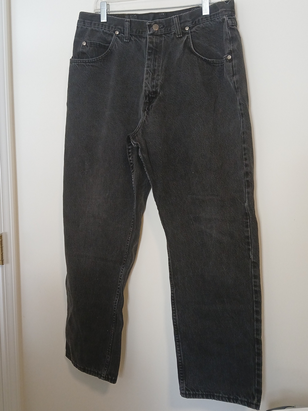 Wrangler Men's Washed Black Relaxed Jeans